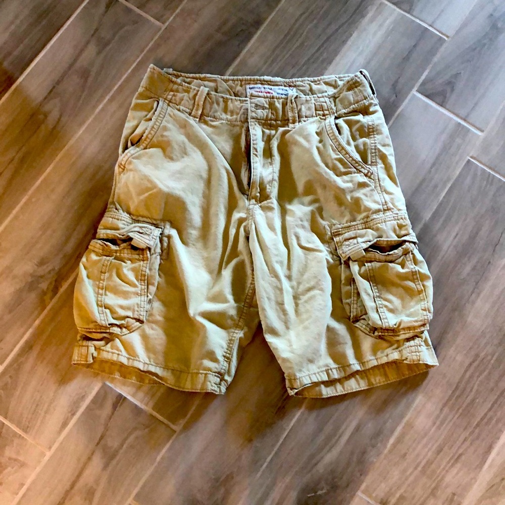 American Eagle Outfitters men’s cargo shorts